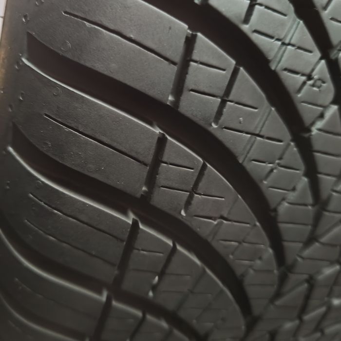 215/60/17 XL Goodyear z 2025 roku