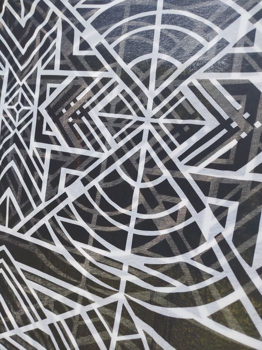 Komin czarno biały duży