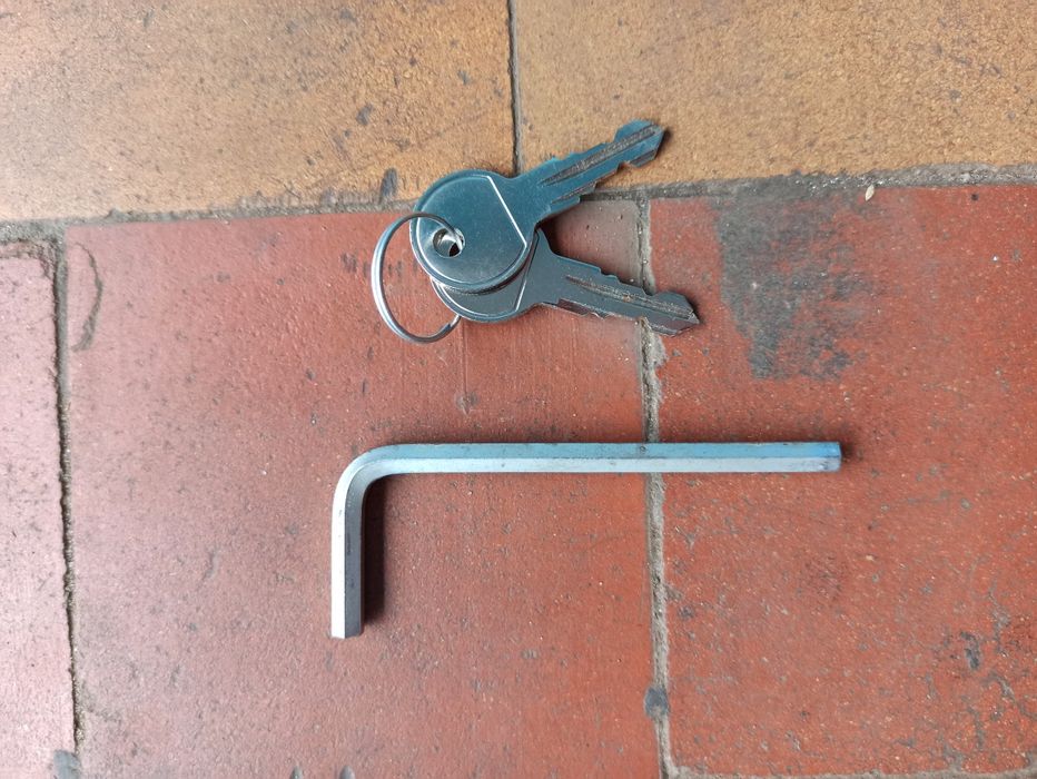 Багажник на даху авто