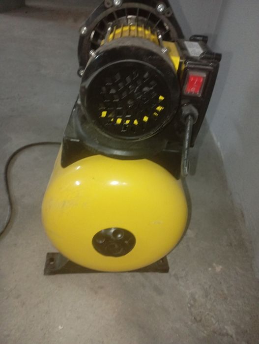 Vendo bomba de agua elétrica monofásica, de superfície com balão