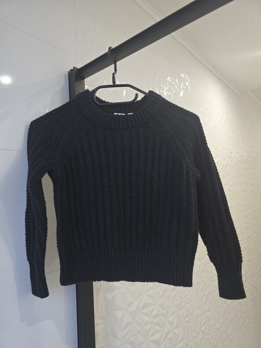 Czarny wełniany sweter dziecięcy uniqlo 5-6 lat