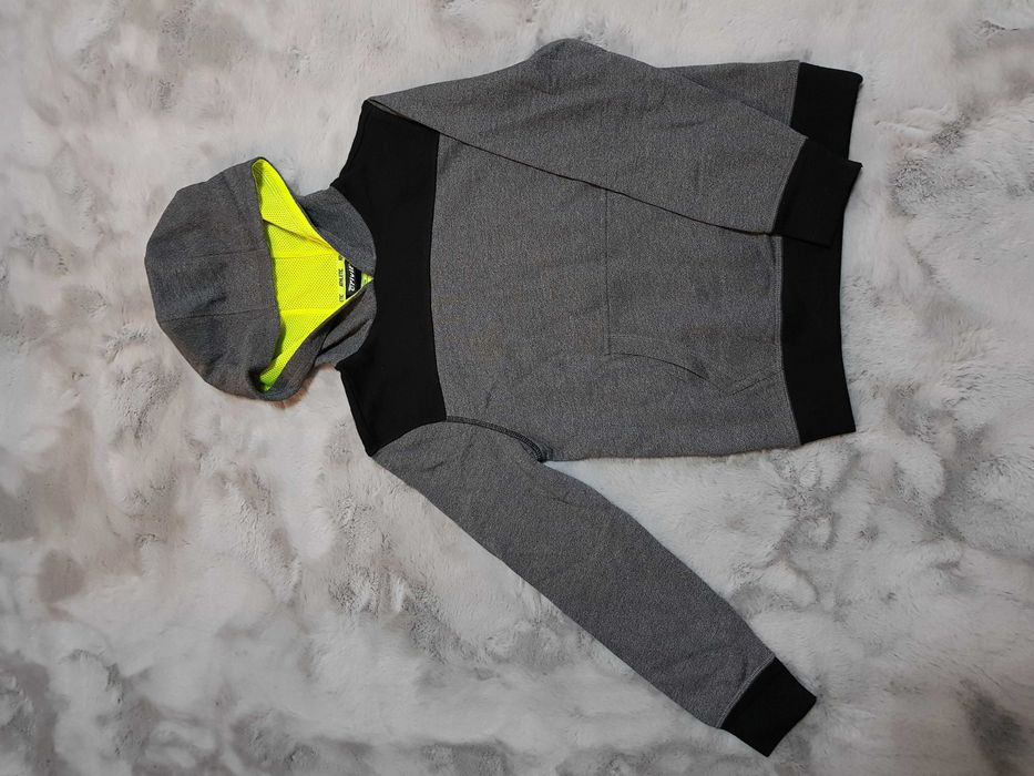 Nowa bluza sportowa r 134/140