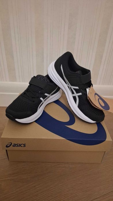 Нові дитячі кросівки Asics (35 розмір)