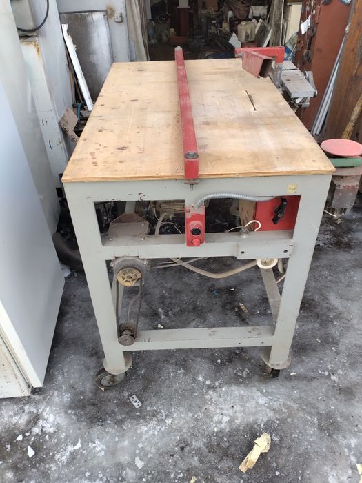 Станок деревообрабатывающий циркулярка пилорама