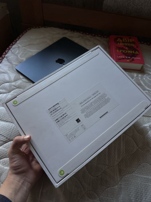 MacBook air 13(M2) 16/256 Gb