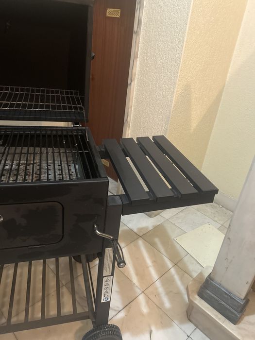 Grelhador a carvão