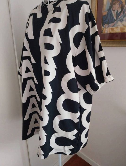 T-shirt preto e bege | Marc jacobs | super oversize | Tamanho O / S