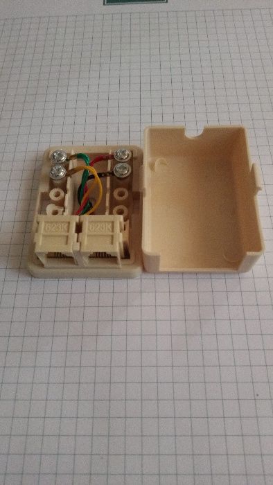 Розетка телефонная двойная.