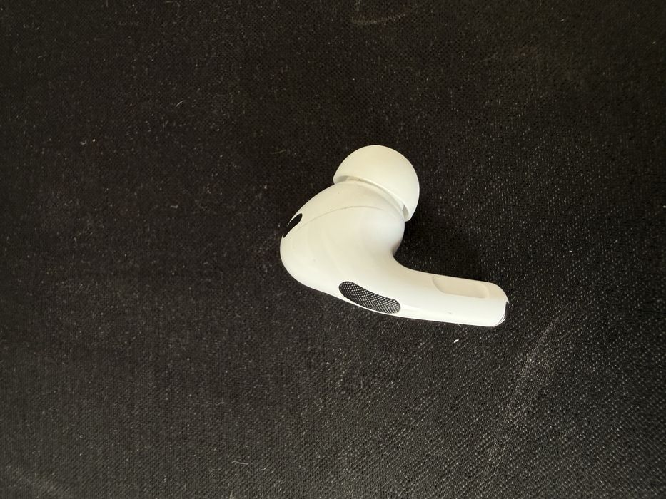 Apple AirPods Pro 2 (USB-C) — Праве вухо (A3047)