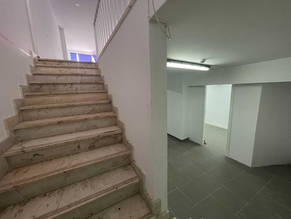 LOJA 240M2 Arrendamento Amadora