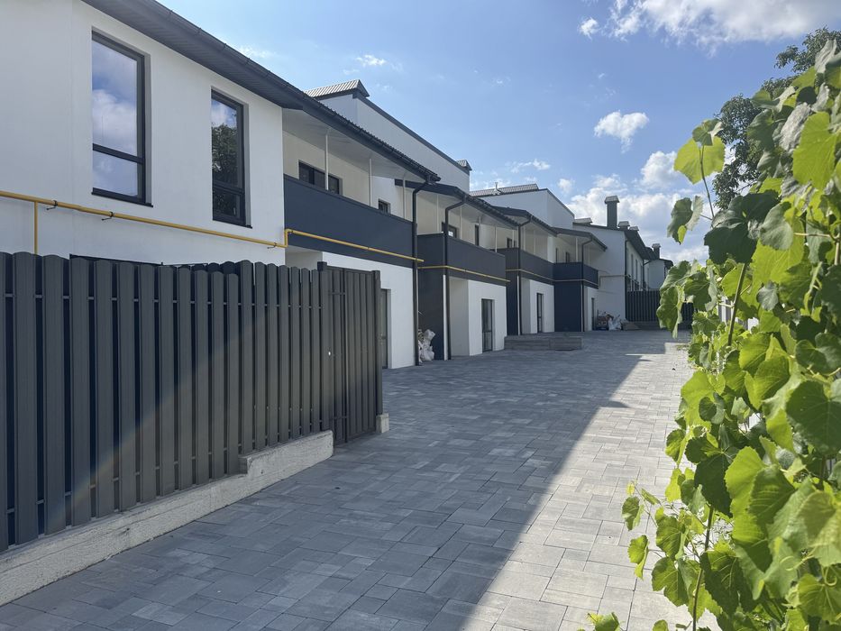 Продам таунхаус під чистову! Центральні комунікації