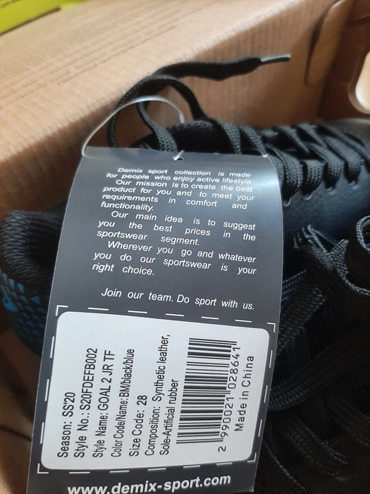 Бутсы футбольные Demix. Сороконожки. Для мальчика. Размер 28..