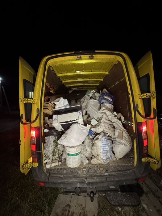 Вивезення техніки сміття старих меблів Львів