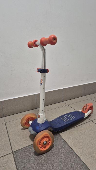 Oxelo hulajnoga trzykołowa  B1 500 świecące koła skrętka kierowca