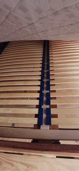 Łóżko drewniane 140x200 stelaż materac