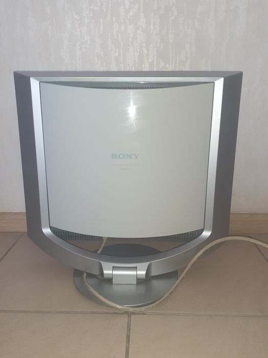 Монитор SONY SDM-HS74