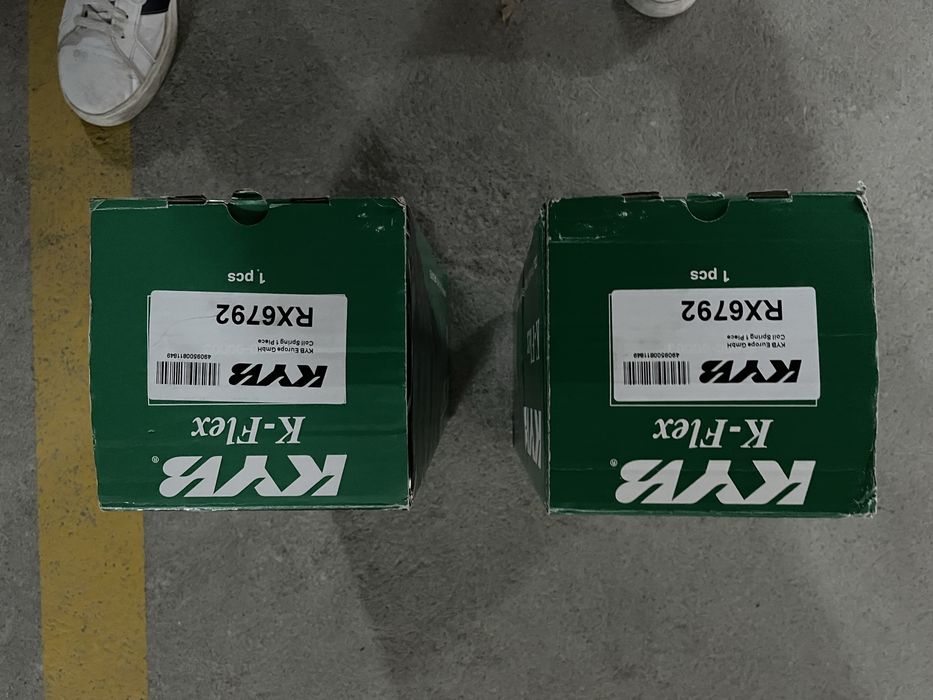 Molas Traseiras KYB para BMW Serie 3 E46