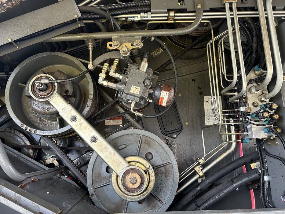 Комбайн Claas Cat Lexion 740