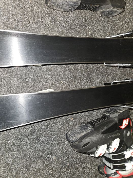 Wyprzedaz Odjazdowe narty Atomic Rascal okazja