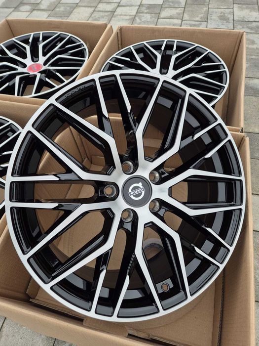 Felgi aluminiowe 17 5x108 Volvo  S V XC Nowe Czarne Czujniki TPMS Śruby | #RS4