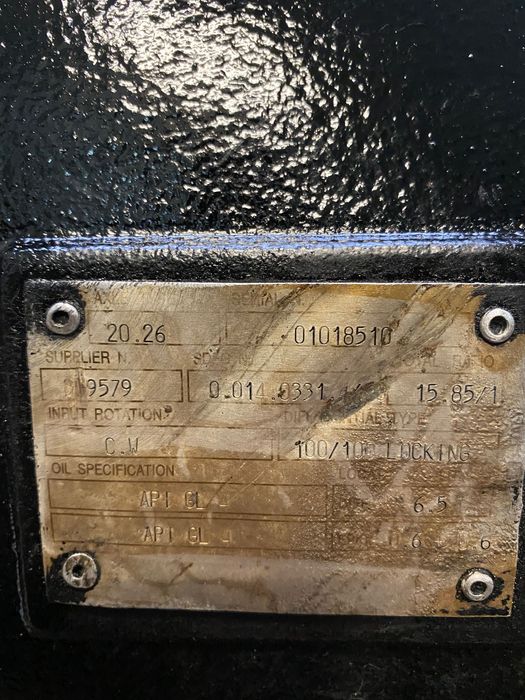 Deutz fahr 6155 obudowa mostu (części)