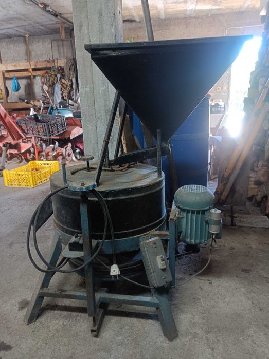 Moinho de milho elétrico