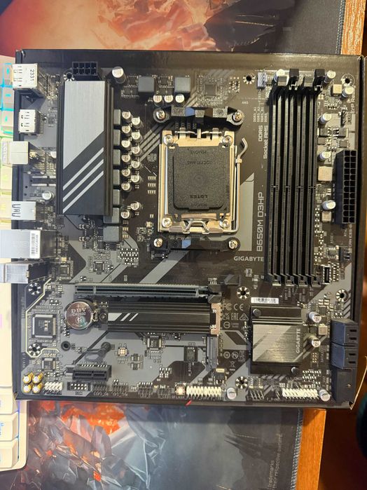 Материнська плата Gigabyte B650M D3HP (sAM5, AMD B650)