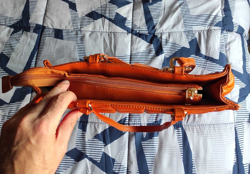 Bolsa / Mala de mão para mulher com alça de ombro