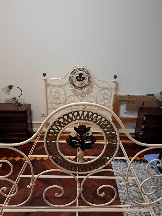 Cama alentejana em ferro 2 metros