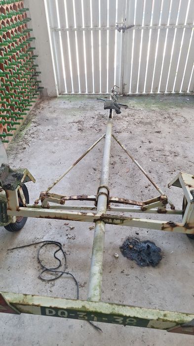 Atrelado + barco para recuperar