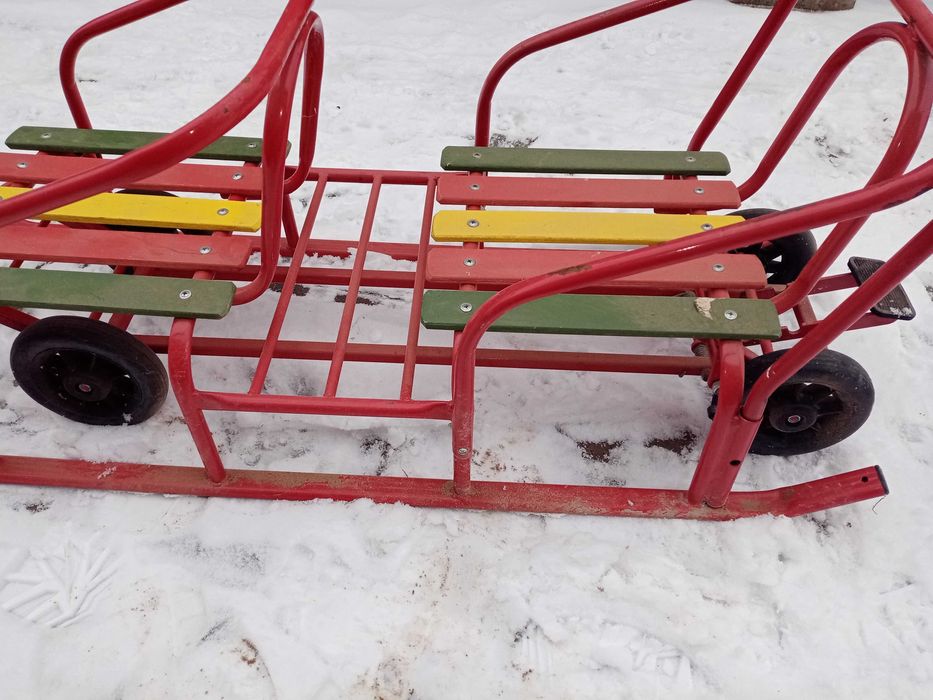 Санчата для двійнят. Подвійні санки