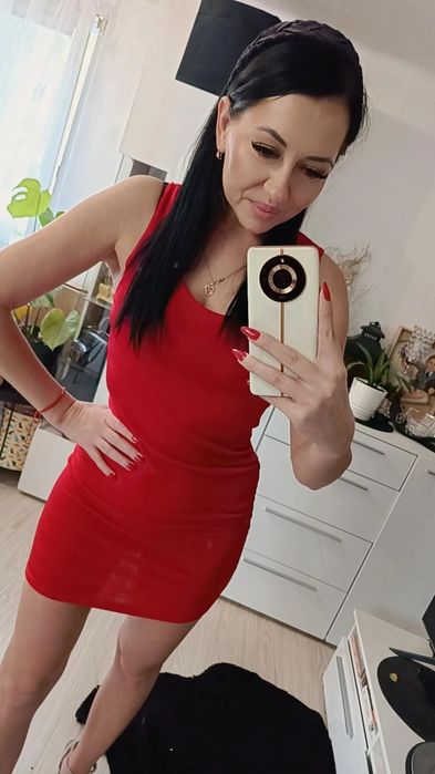 Czerwona elastyczna sexowna sukienka XS