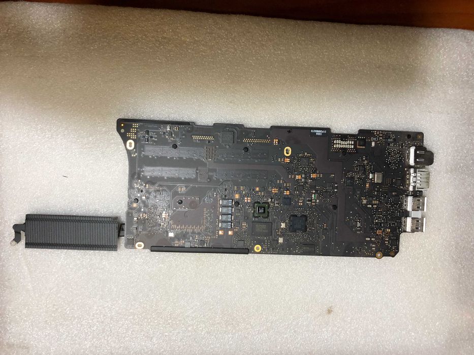 материнська плата Macbook A1502 2014 забули EFI пароль