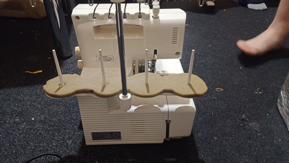 Швейна машина оверлок Bernina 800DL