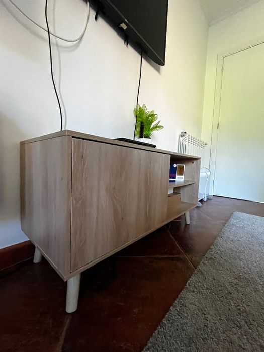 Armário para TV,para colocar em sala ou em quarto perfeito em qualquer lado