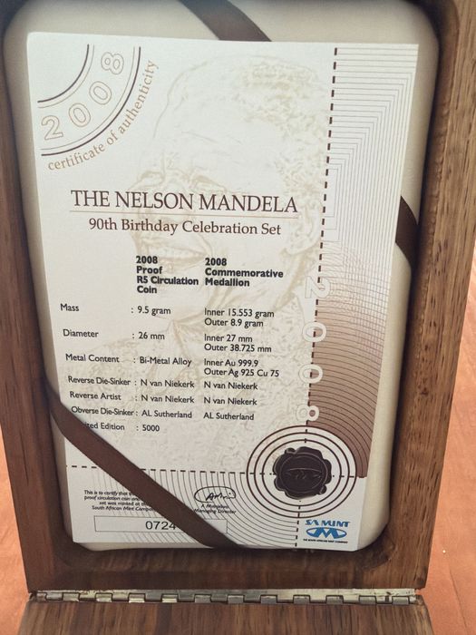 2x moedas Nelson Mandela 90th aniversario.