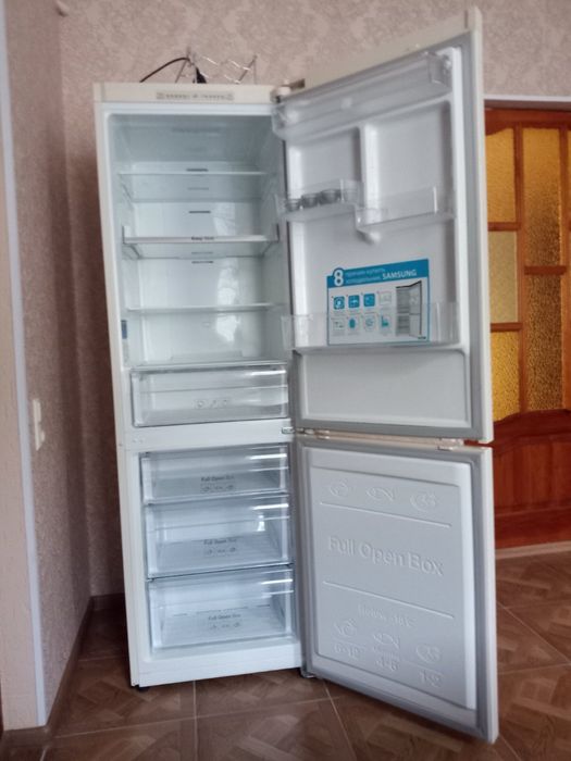 Холодильник Samsung двокамерний