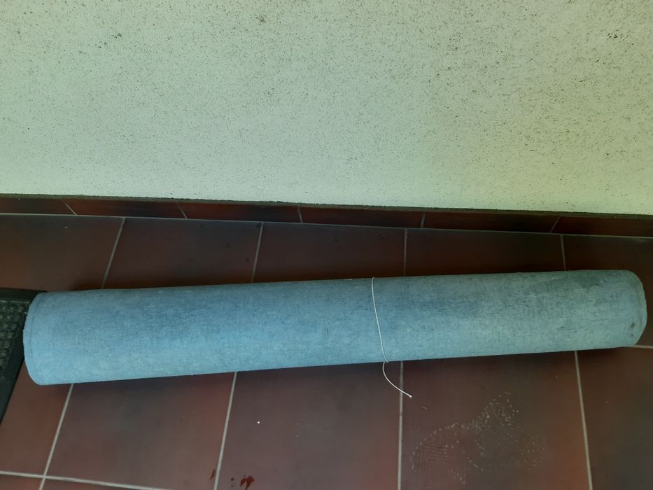 Brezent    materiał rolka w 2 kawałkach