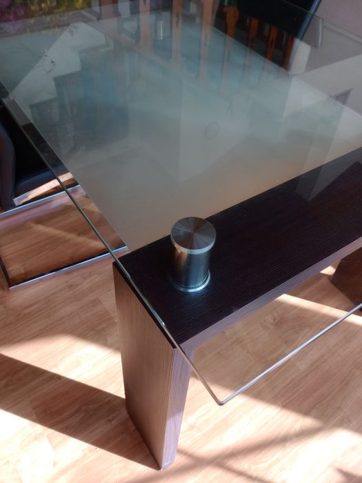 Elegante Mesa Jantar 1,60x0,90m Tampo de Vidro c/oferta 2 cadeiras