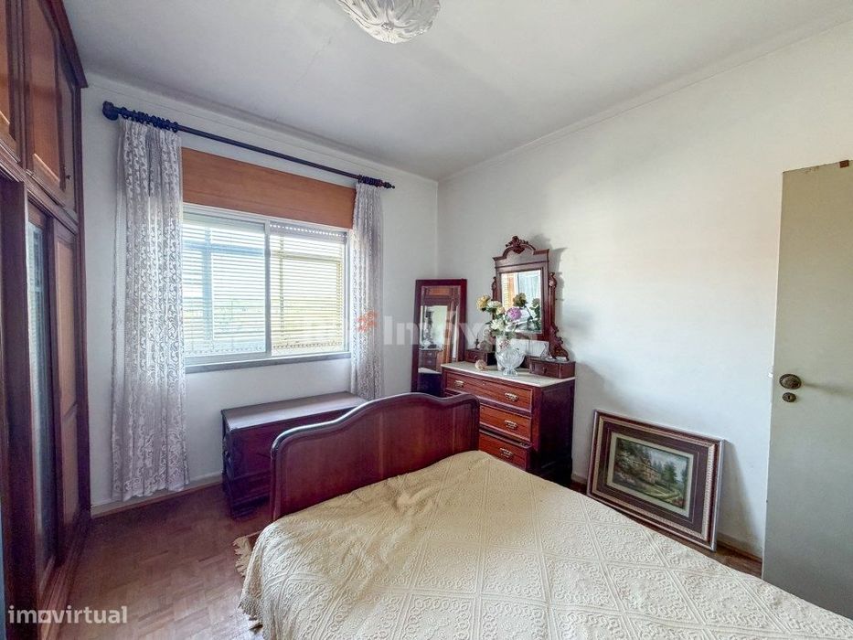 Apartamento T2 c/ Varanda - no Entroncamento