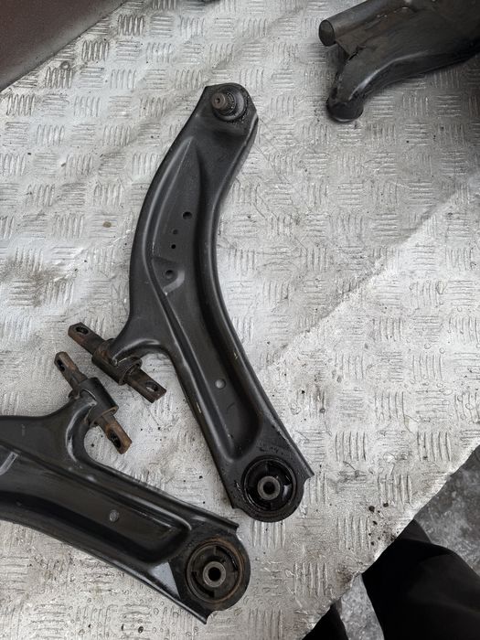 Рычаг передний ниссан рог nissan rogue xtrail t32 год 16