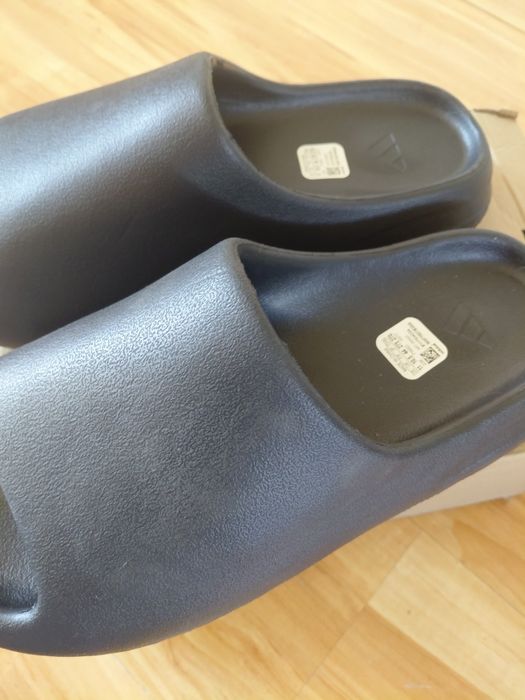 Klapki Yeezy  slide