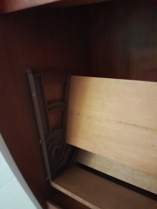 Sapateira em cerejeira