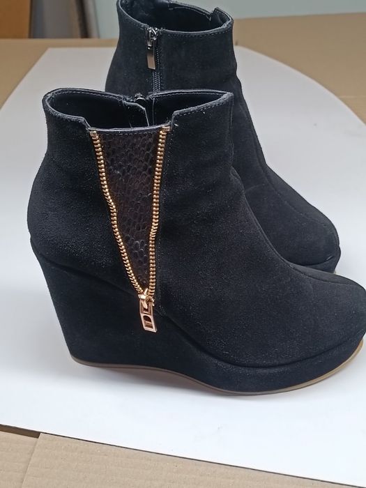 Женские ботильоны на танкетке 
Все
Товары
Домашнее задание
Визуальные