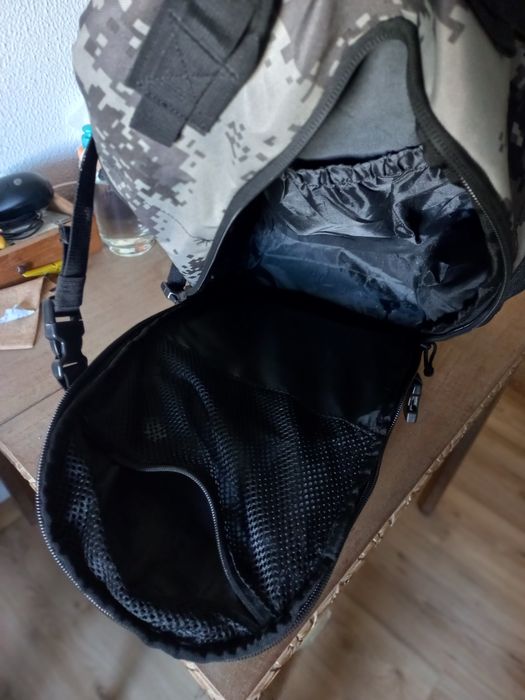Mochila bastante resistente e espaçosa