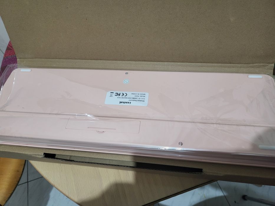 Teclado e rato sem fios novos