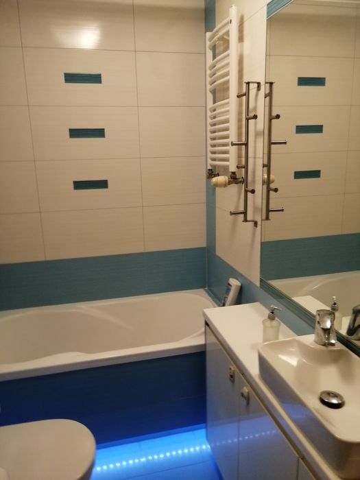 W parku 3 pok oddzielne / kuchnia z oknem/ balkon /moskitiery - Więcej