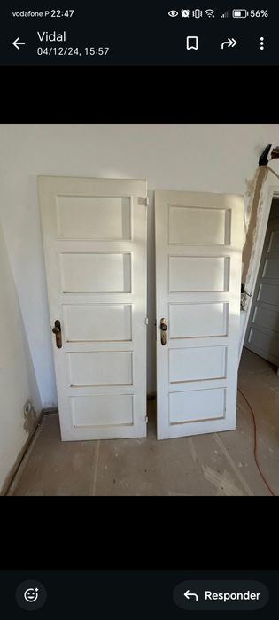 Portas de madeira maciça antigas
