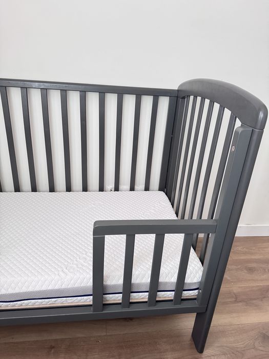 Łóżeczko dziecięce Troll LUX 120x60 Seal Grey + materac Rucken