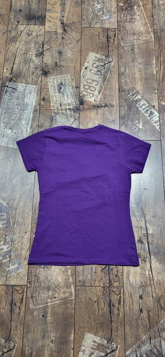 Fioletowa koszulka damska z dekoltem w serek bawełna L